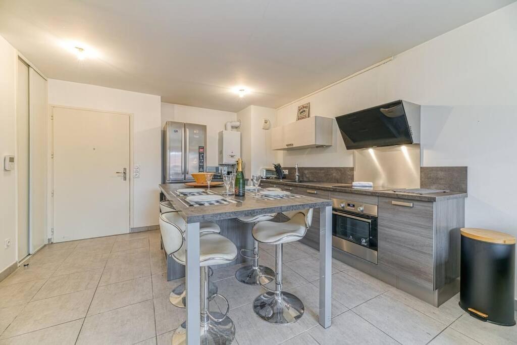 Bel Appartement-Garage Prive-Balcon-Wifi Fibre Rhut Екстер'єр фото